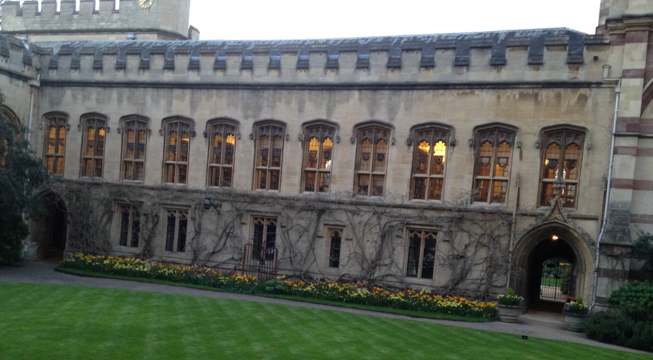 El Dr. Joaquín Gómez Ramírez invitado a dar una conferencia en el Congreso Europeo de Cirugía Endocrina en Oxford.